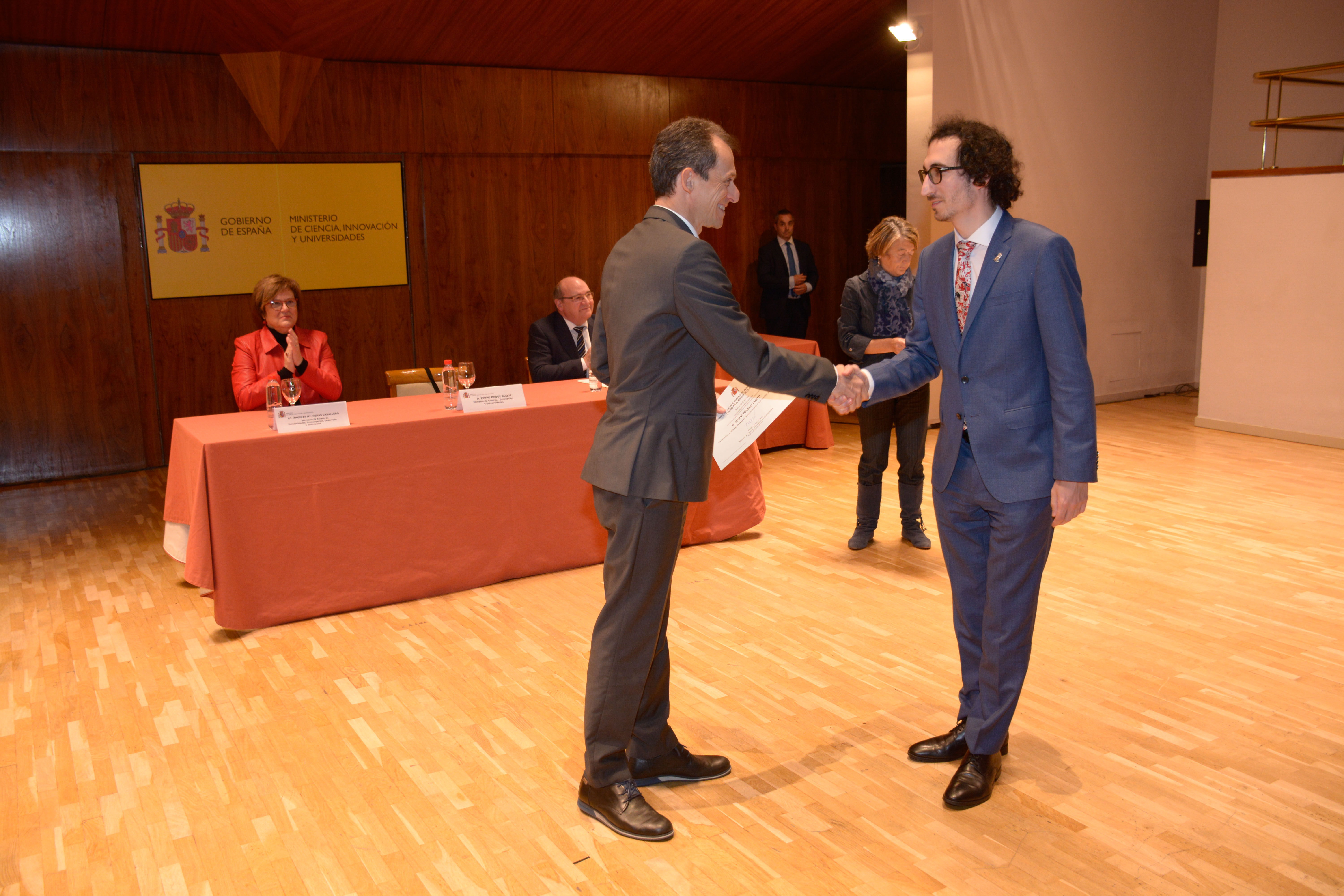 Josue Tonelli-Cueto receiving the Spanish National Prize End of Studies