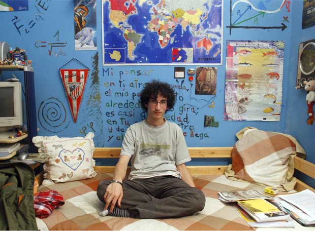 Josué Tonelli-Cueto at his room in his youngsters years