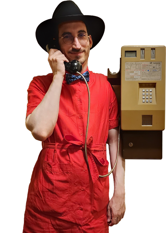 Picture of Josué Tonelli-Cueto with a telephone by Evgeniya Lagoda.